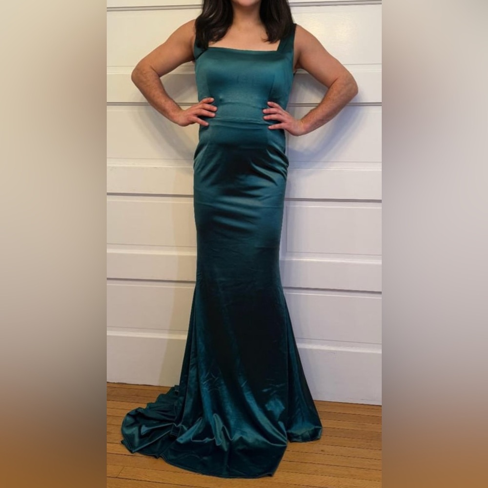 Emerald Green Evening Gown from Moda Glam Boutique - Picture 2 of 3